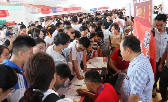 寶應高考再創佳績，招生咨詢會牽動人心——中高考志愿填報咨詢關鍵指南